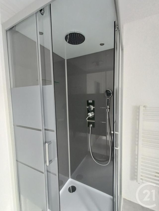 Appartement Chambre &agrave; louer - 4 pi&egrave;ces - 13,47 m2 - Chatellerault - 86 - POITOU-CHARENTES