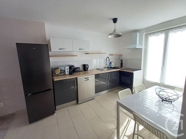 Appartement Chambre &agrave; louer - 4 pi&egrave;ces - 13,47 m2 - Chatellerault - 86 - POITOU-CHARENTES