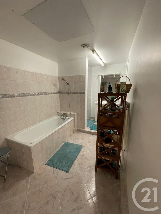 Maison &agrave; louer - 3 pi&egrave;ces - 90 m2 - Chatellerault - 86 - POITOU-CHARENTES