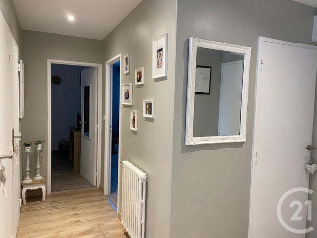 Appartement F4 &agrave; louer - 3 pi&egrave;ces - 72,33 m2 - Chatellerault - 86 - POITOU-CHARENTES
