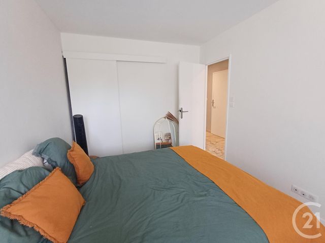 Appartement F4 &agrave; louer - 3 pi&egrave;ces - 72,33 m2 - Chatellerault - 86 - POITOU-CHARENTES