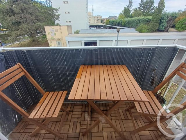 Appartement F4 &agrave; louer - 3 pi&egrave;ces - 72,33 m2 - Chatellerault - 86 - POITOU-CHARENTES