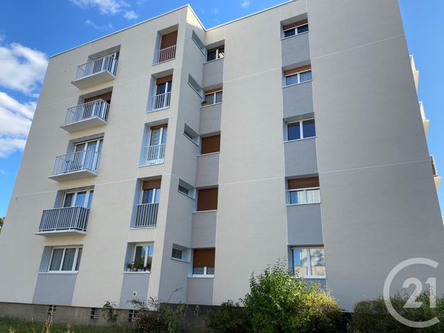 Appartement F4 &agrave; louer - 3 pi&egrave;ces - 72,33 m2 - Chatellerault - 86 - POITOU-CHARENTES