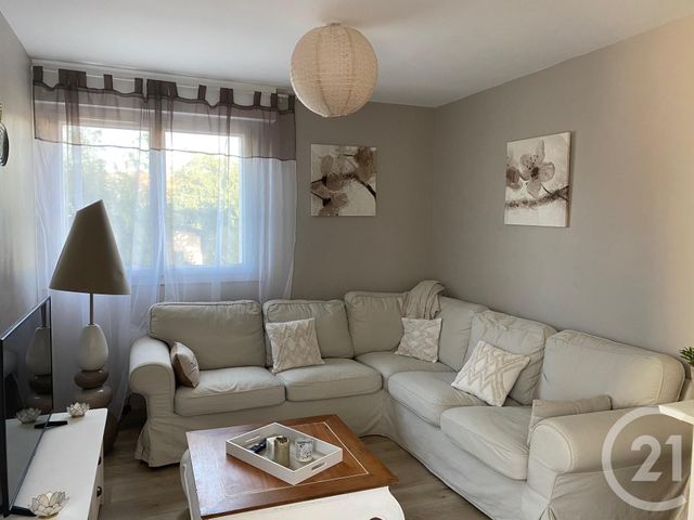 Appartement F4 &agrave; louer - 3 pi&egrave;ces - 72,33 m2 - Chatellerault - 86 - POITOU-CHARENTES