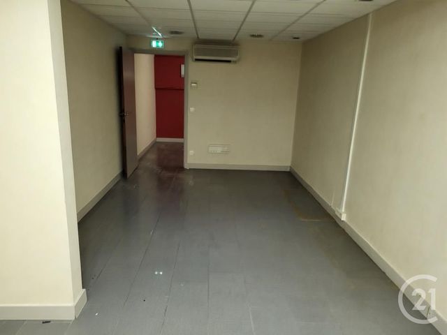 Local commercial à louer - 240.0 m2 - 78 - Yvelines