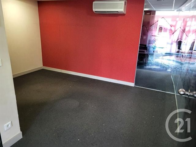 Local commercial à louer - 240.0 m2 - 78 - Yvelines