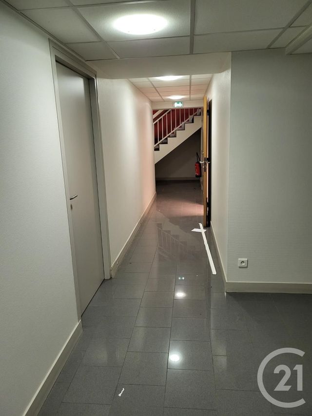 Local commercial à louer - 240.0 m2 - 78 - Yvelines