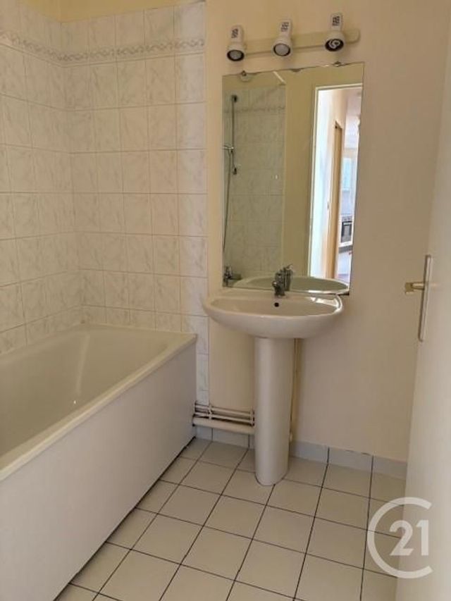 Appartement F3 &agrave; louer - 3 pi&egrave;ces - 58,31 m2 - Sartrouville - 78 - ILE-DE-FRANCE