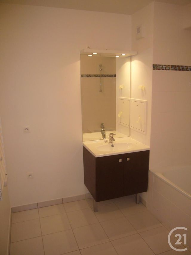 Appartement F3 &agrave; louer - 3 pi&egrave;ces - 60,40 m2 - Sartrouville - 78 - ILE-DE-FRANCE