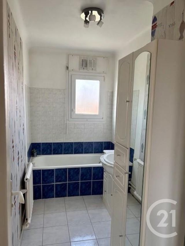 Appartement &agrave; louer - 3 pi&egrave;ces - 59,42 m2 - Sartrouville - 78 - ILE-DE-FRANCE