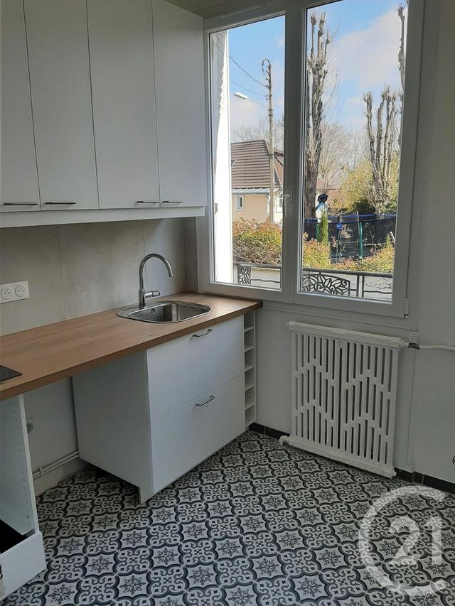 Maison &agrave; louer - 7 pi&egrave;ces - 125,35 m2 - Chatou - 78 - ILE-DE-FRANCE