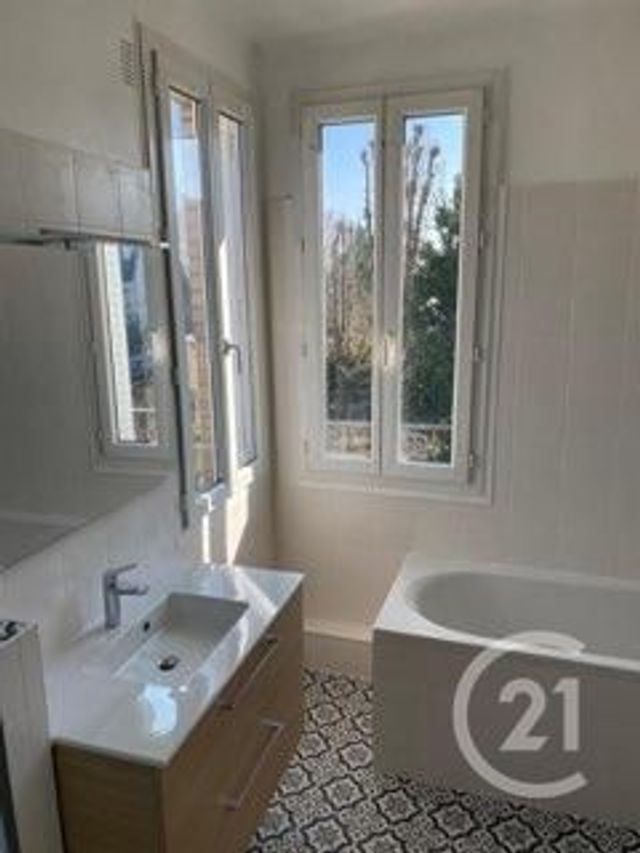 Maison &agrave; louer - 7 pi&egrave;ces - 125,35 m2 - Chatou - 78 - ILE-DE-FRANCE
