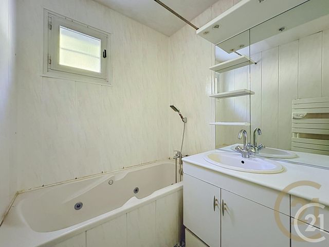 Appartement F3 &agrave; vendre - 4 pi&egrave;ces - 62,66 m2 - Deville Les Rouen - 76 - HAUTE-NORMANDIE