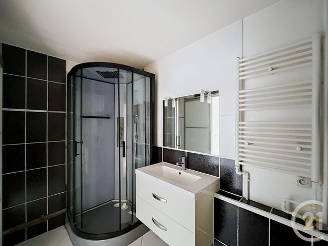 Appartement F3 &agrave; louer - 4 pi&egrave;ces - 83,90 m2 - Deville Les Rouen - 76 - HAUTE-NORMANDIE