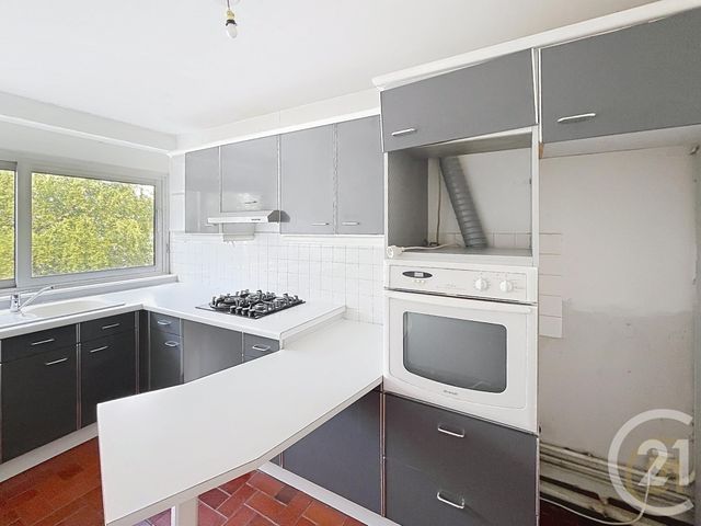 Appartement F3 &agrave; louer - 4 pi&egrave;ces - 83,90 m2 - Deville Les Rouen - 76 - HAUTE-NORMANDIE