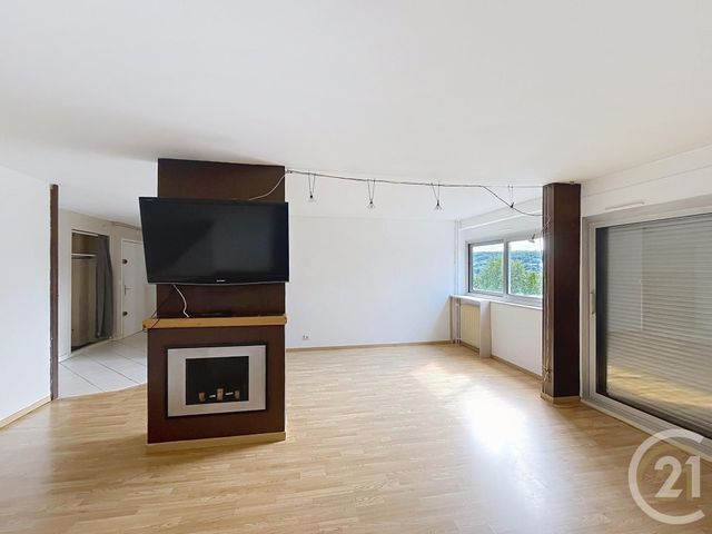 Appartement F3 &agrave; louer - 4 pi&egrave;ces - 83,90 m2 - Deville Les Rouen - 76 - HAUTE-NORMANDIE