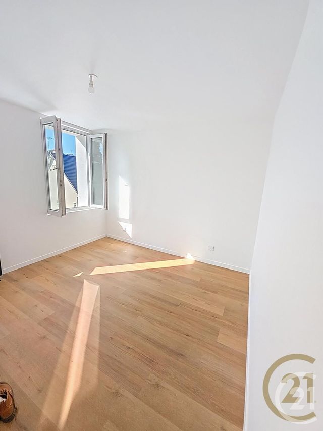 Maison &agrave; louer - 5 pi&egrave;ces - 76,90 m2 - Deville Les Rouen - 76 - HAUTE-NORMANDIE