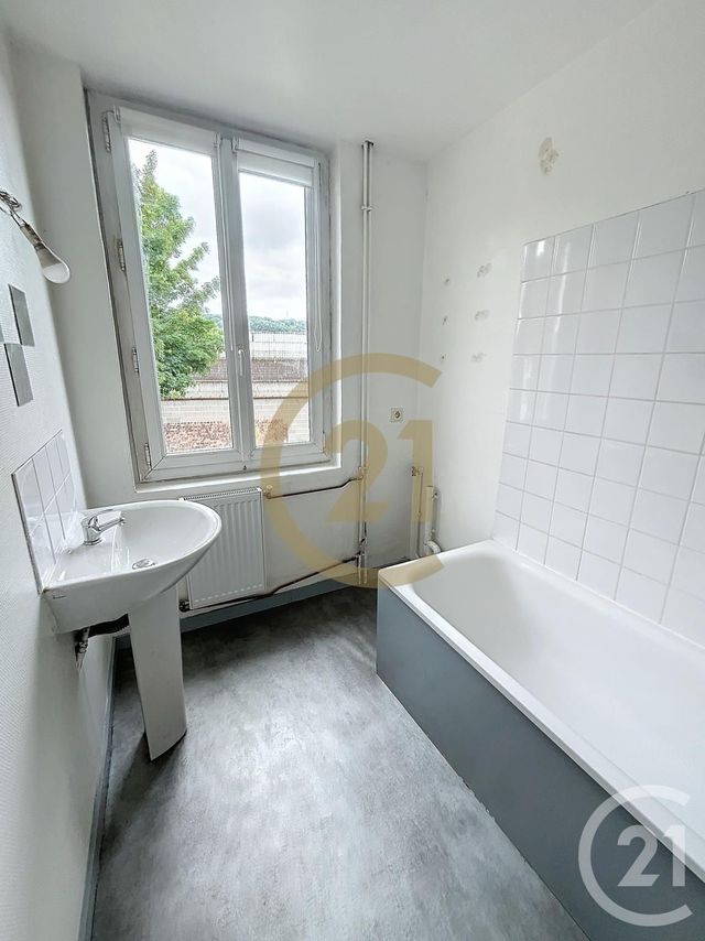 Maison &agrave; louer - 3 pi&egrave;ces - 66,15 m2 - Deville Les Rouen - 76 - HAUTE-NORMANDIE