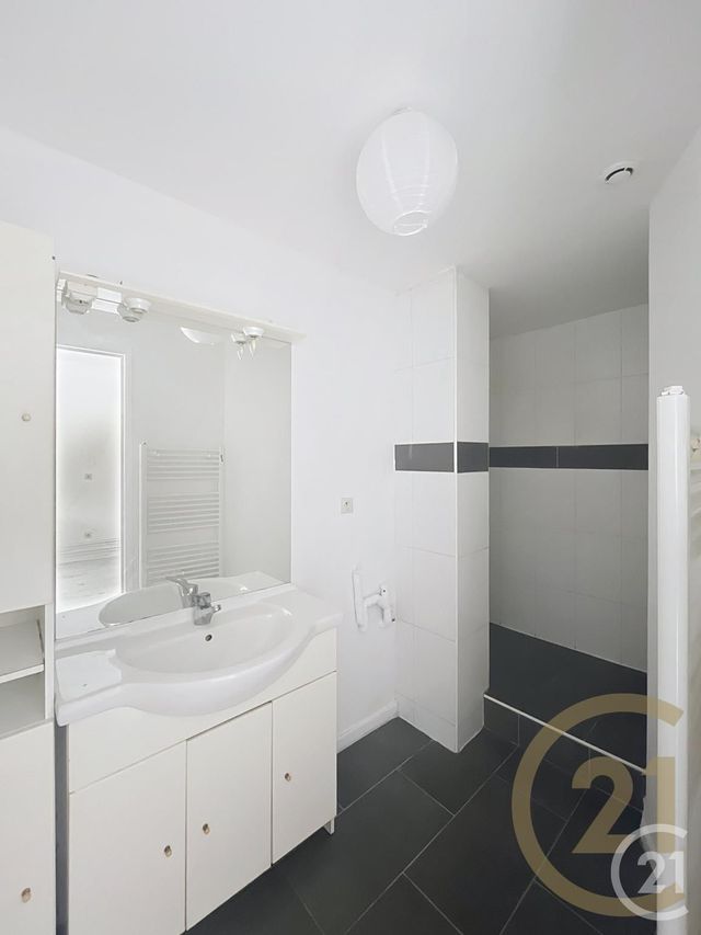 Appartement F3 &agrave; louer - 3 pi&egrave;ces - 42,90 m2 - Rouen - 76 - HAUTE-NORMANDIE