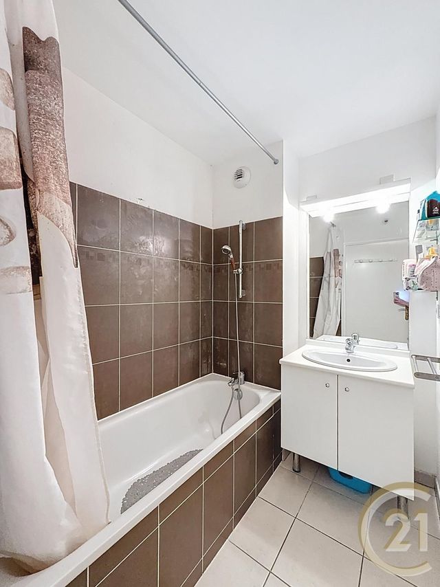 Appartement &agrave; vendre - 3 pi&egrave;ces - 63,45 m2 - Deville Les Rouen - 76 - HAUTE-NORMANDIE