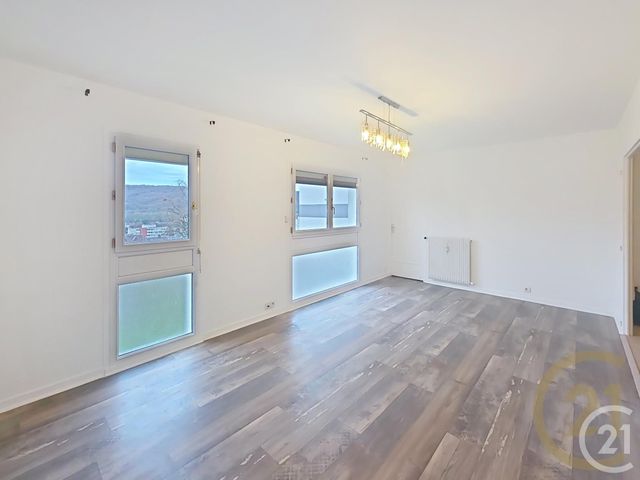 Appartement F4 &agrave; louer - 4 pi&egrave;ces - 77,94 m2 - Deville Les Rouen - 76 - HAUTE-NORMANDIE