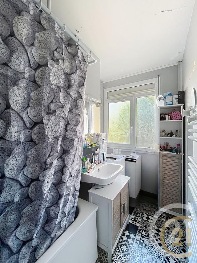 Appartement F3 &agrave; louer - 3 pi&egrave;ces - 55,13 m2 - Deville Les Rouen - 76 - HAUTE-NORMANDIE