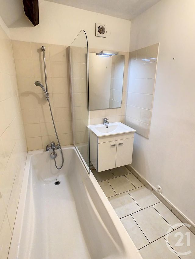 Maison &agrave; louer - 3 pi&egrave;ces - 64,57 m2 - Malaunay - 76 - HAUTE-NORMANDIE