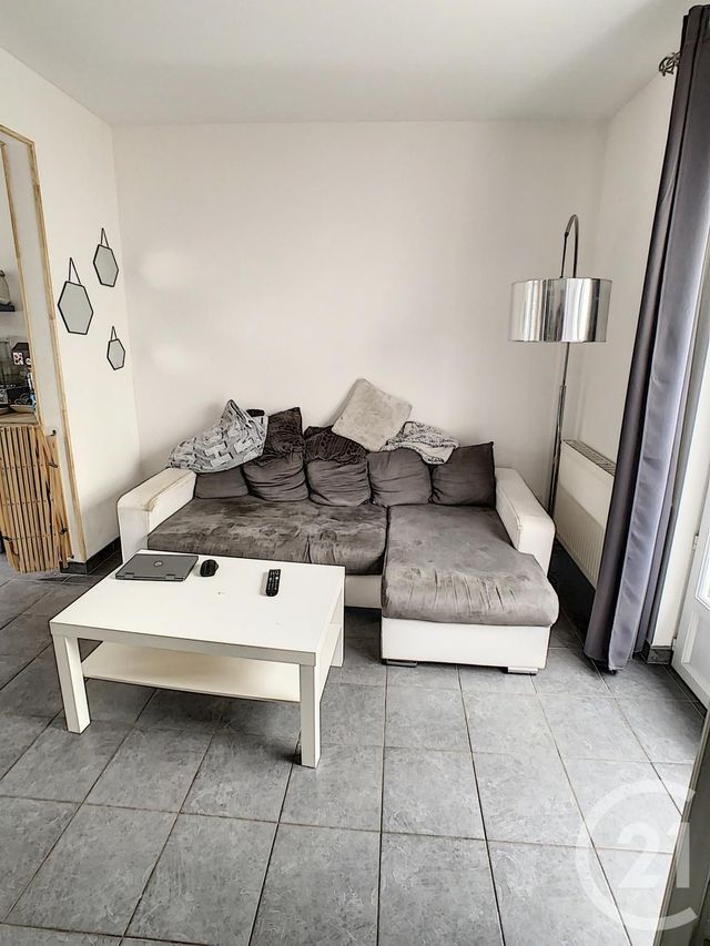 Maison &agrave; louer - 4 pi&egrave;ces - 63,47 m2 - Deville Les Rouen - 76 - HAUTE-NORMANDIE