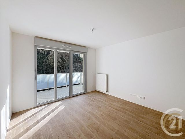 Appartement T3 &agrave; louer - 3 pi&egrave;ces - 61,06 m2 - Deville Les Rouen - 76 - HAUTE-NORMANDIE