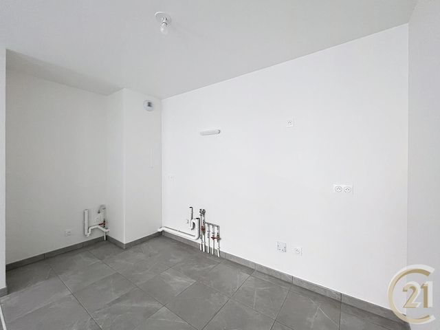 Appartement T3 &agrave; louer - 3 pi&egrave;ces - 61 m2 - Deville Les Rouen - 76 - HAUTE-NORMANDIE