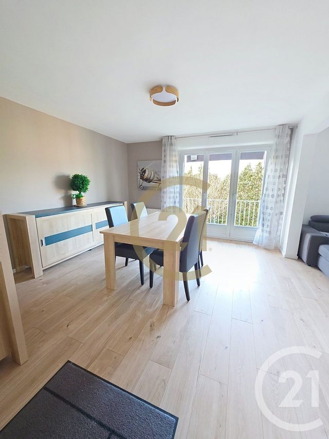Appartement F4 &agrave; louer - 4 pi&egrave;ces - 75,08 m2 - Deville Les Rouen - 76 - HAUTE-NORMANDIE