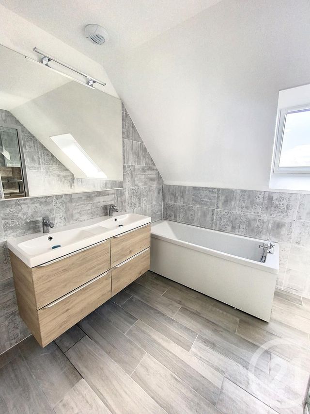 Maison &agrave; louer - 7 pi&egrave;ces - 129,26 m2 - La Vaupaliere - 76 - HAUTE-NORMANDIE