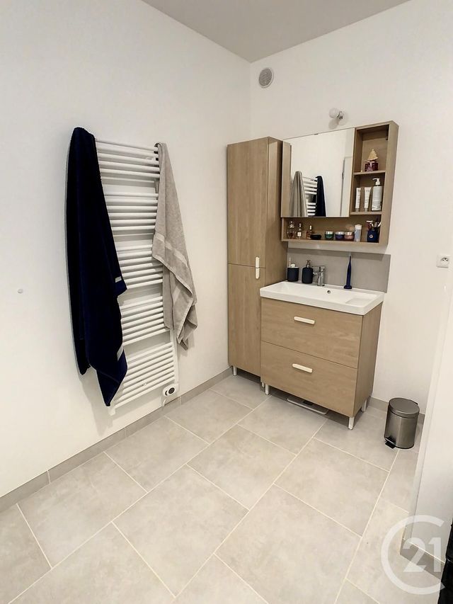 Appartement F2 &agrave; louer - 2 pi&egrave;ces - 68,15 m2 - Deville Les Rouen - 76 - HAUTE-NORMANDIE