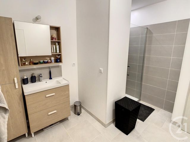 Appartement F2 &agrave; louer - 2 pi&egrave;ces - 68,15 m2 - Deville Les Rouen - 76 - HAUTE-NORMANDIE