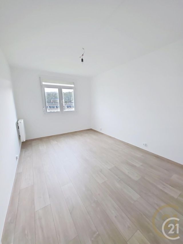 Appartement F3 &agrave; louer - 4 pi&egrave;ces - 67,99 m2 - Deville Les Rouen - 76 - HAUTE-NORMANDIE