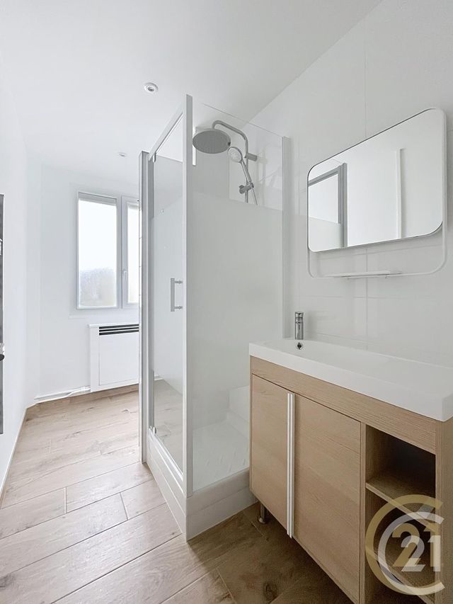 Appartement F4 &agrave; louer - 4 pi&egrave;ces - 65,02 m2 - Deville Les Rouen - 76 - HAUTE-NORMANDIE