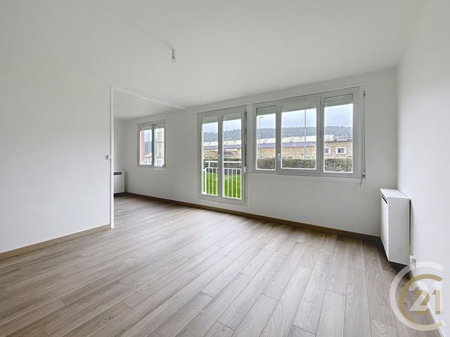 Appartement F4 &agrave; louer - 4 pi&egrave;ces - 65,02 m2 - Deville Les Rouen - 76 - HAUTE-NORMANDIE