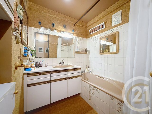 Appartement F5 &agrave; vendre - 5 pi&egrave;ces - 92,54 m2 - Deville Les Rouen - 76 - HAUTE-NORMANDIE