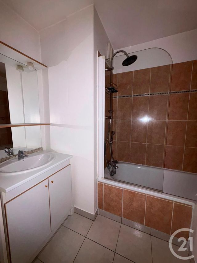 Appartement F3 &agrave; louer - 3 pi&egrave;ces - 56,98 m2 - Rouen - 76 - HAUTE-NORMANDIE