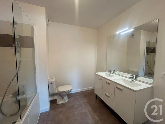 Appartement F4 &agrave; louer - 5 pi&egrave;ces - 115,60 m2 - Notre Dame De Bondeville - 76 - HAUTE-NORMANDIE