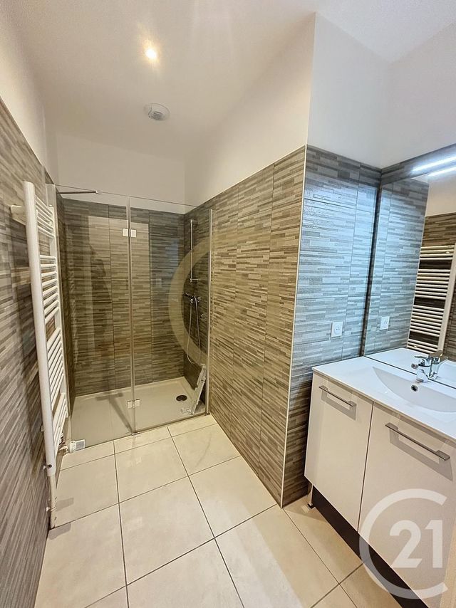 Appartement F3 &agrave; louer - 3 pi&egrave;ces - 64,06 m2 - Deville Les Rouen - 76 - HAUTE-NORMANDIE