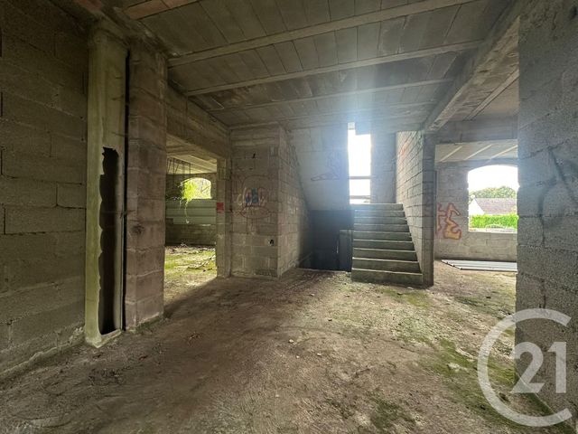 Maison à vendre - 1 pièce - 300 m2 - Puiseaux - 45 - CENTRE