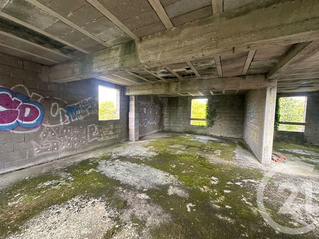 Maison à vendre - 1 pièce - 300 m2 - Puiseaux - 45 - CENTRE