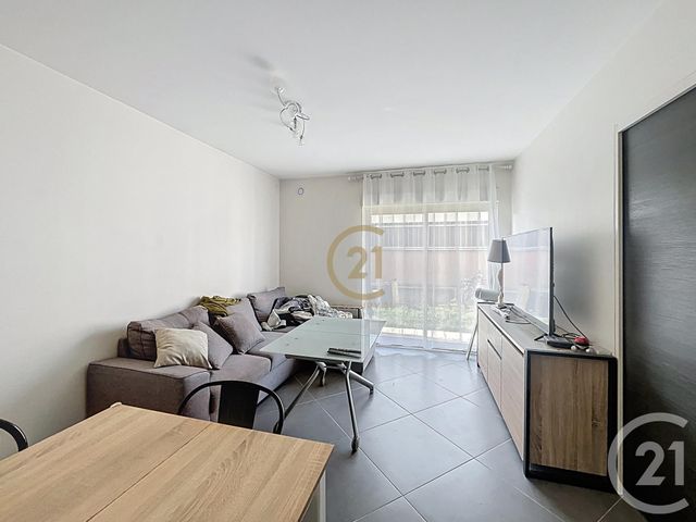 Appartement T3 à louer - 3 pièces - 64,50 m2 - St Genis Laval - 69 - RHONE-ALPES