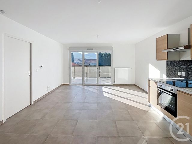 Appartement F2 &agrave; louer - 2 pi&egrave;ces - 44 m2 - Ste Foy L Argentiere - 69 - RHONE-ALPES