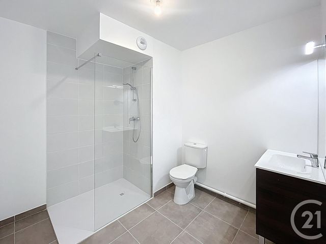 Appartement F2 &agrave; louer - 2 pi&egrave;ces - 44 m2 - Ste Foy L Argentiere - 69 - RHONE-ALPES