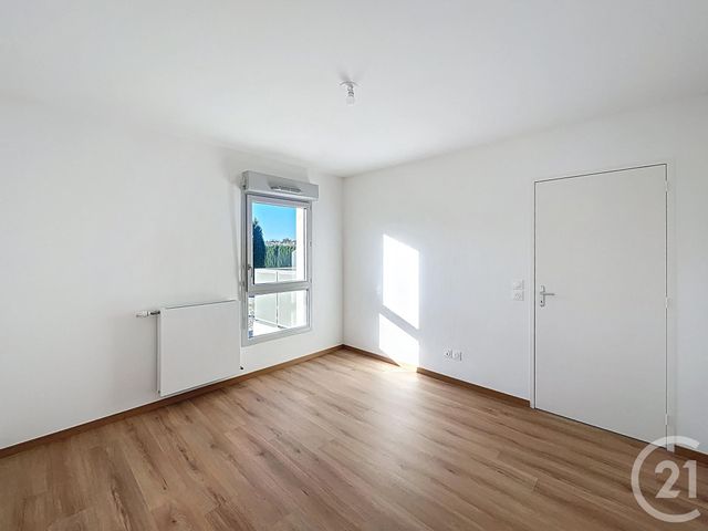 Appartement F2 &agrave; louer - 2 pi&egrave;ces - 44 m2 - Ste Foy L Argentiere - 69 - RHONE-ALPES
