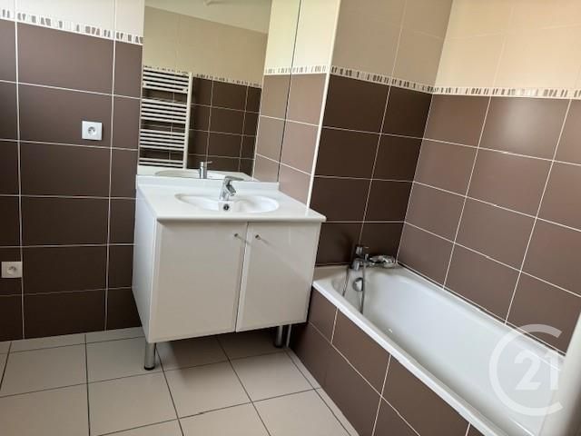 Appartement F2 &agrave; louer - 2 pi&egrave;ces - 42 m2 - Chaponost - 69 - RHONE-ALPES