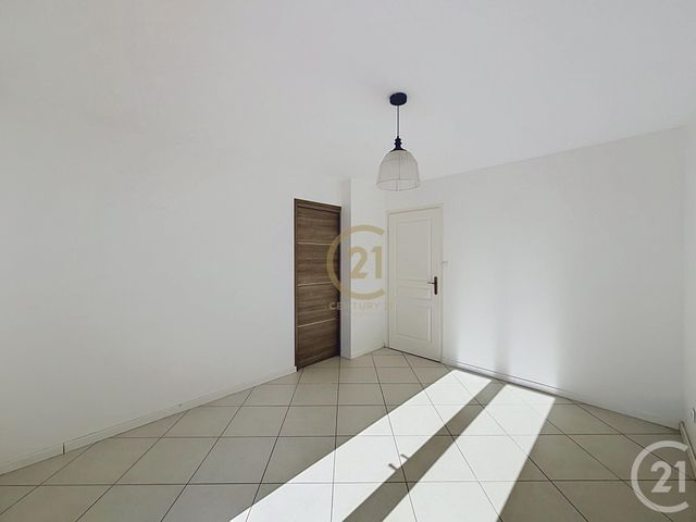 Appartement T3 &agrave; louer - 3 pi&egrave;ces - 59,26 m2 - St Genis Laval - 69 - RHONE-ALPES