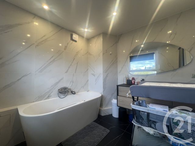 Appartement F4 &agrave; vendre - 4 pi&egrave;ces - 81,84 m2 - La Varenne St Hilaire - 94 - ILE-DE-FRANCE